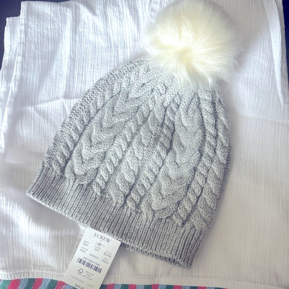 J.Crew Womens Cable Knit Pom Pom Beanie Hat. NWT. - Picture 2 of 6